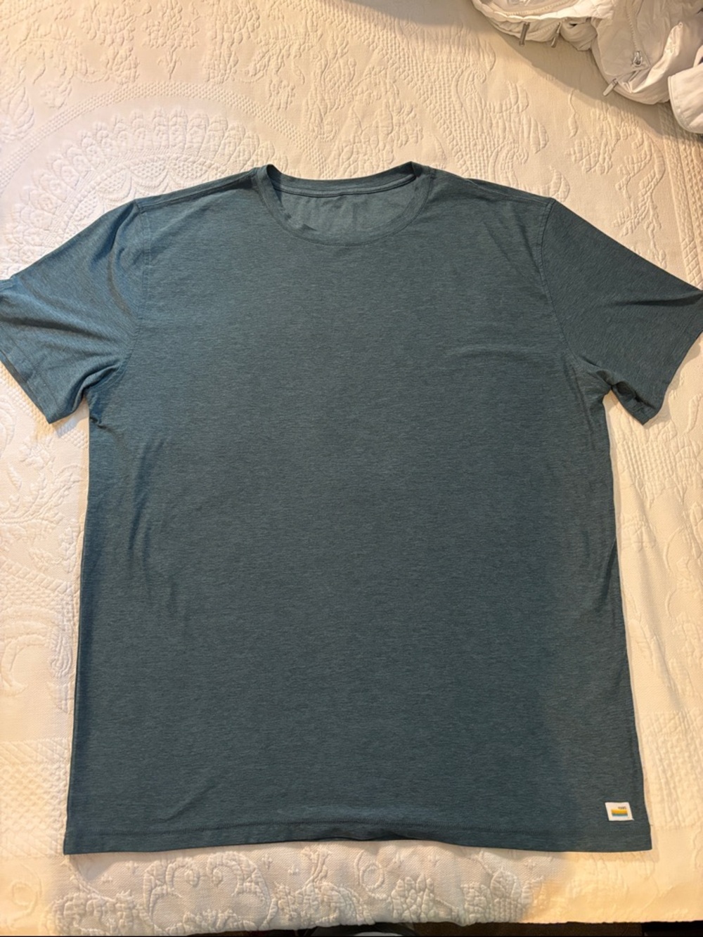 Vuori Short Sleeve Crew Tee in Teal Blue